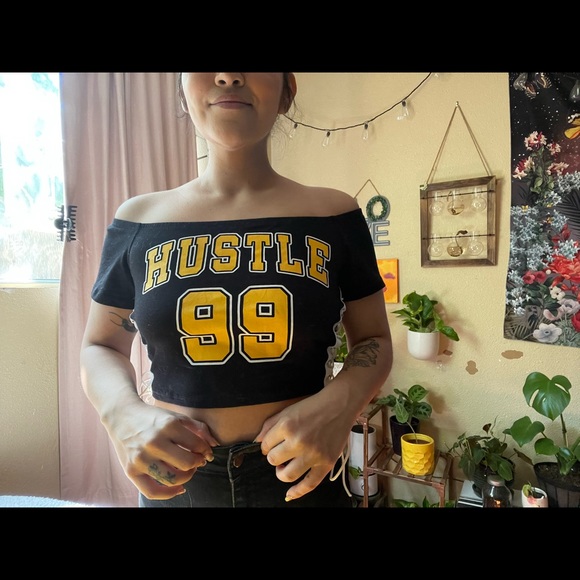 Hustle 99 crop shirt, black and yellow, off the shoulders. - Picture 1 of 3